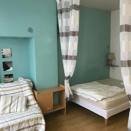 Cosy, Sur Cour Au Centre De Appartement *